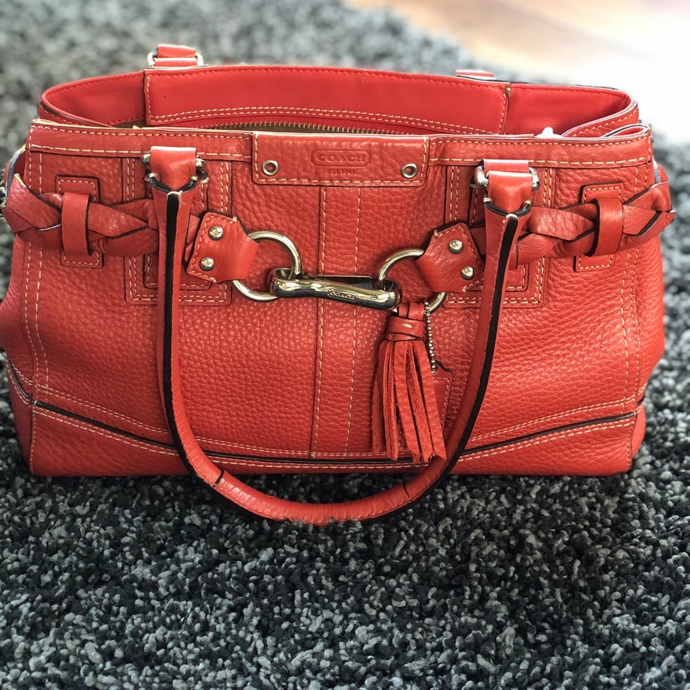 Beautiful orange Coach bag. In great preloved condition